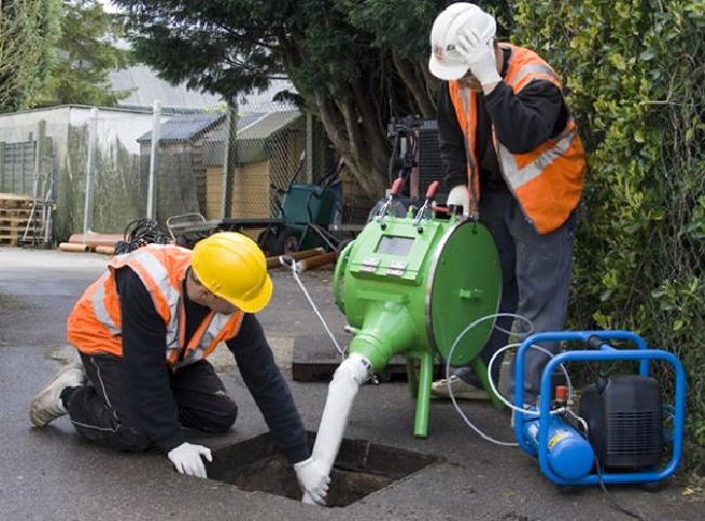 Dịch vụ th&ocirc;ng cống nghẹt quận 2 gi&aacute; rẻ uy t&iacute;n