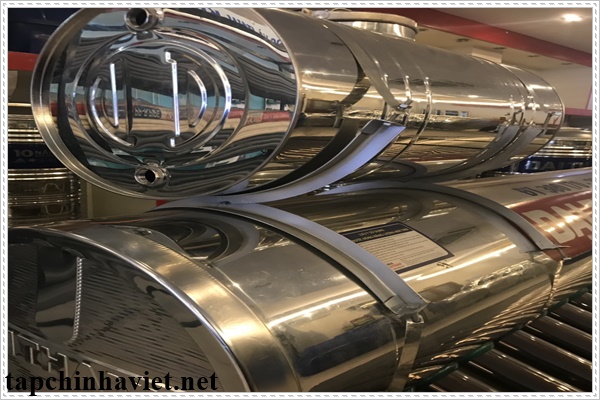 Bồn nước inox mới sắp được lắp